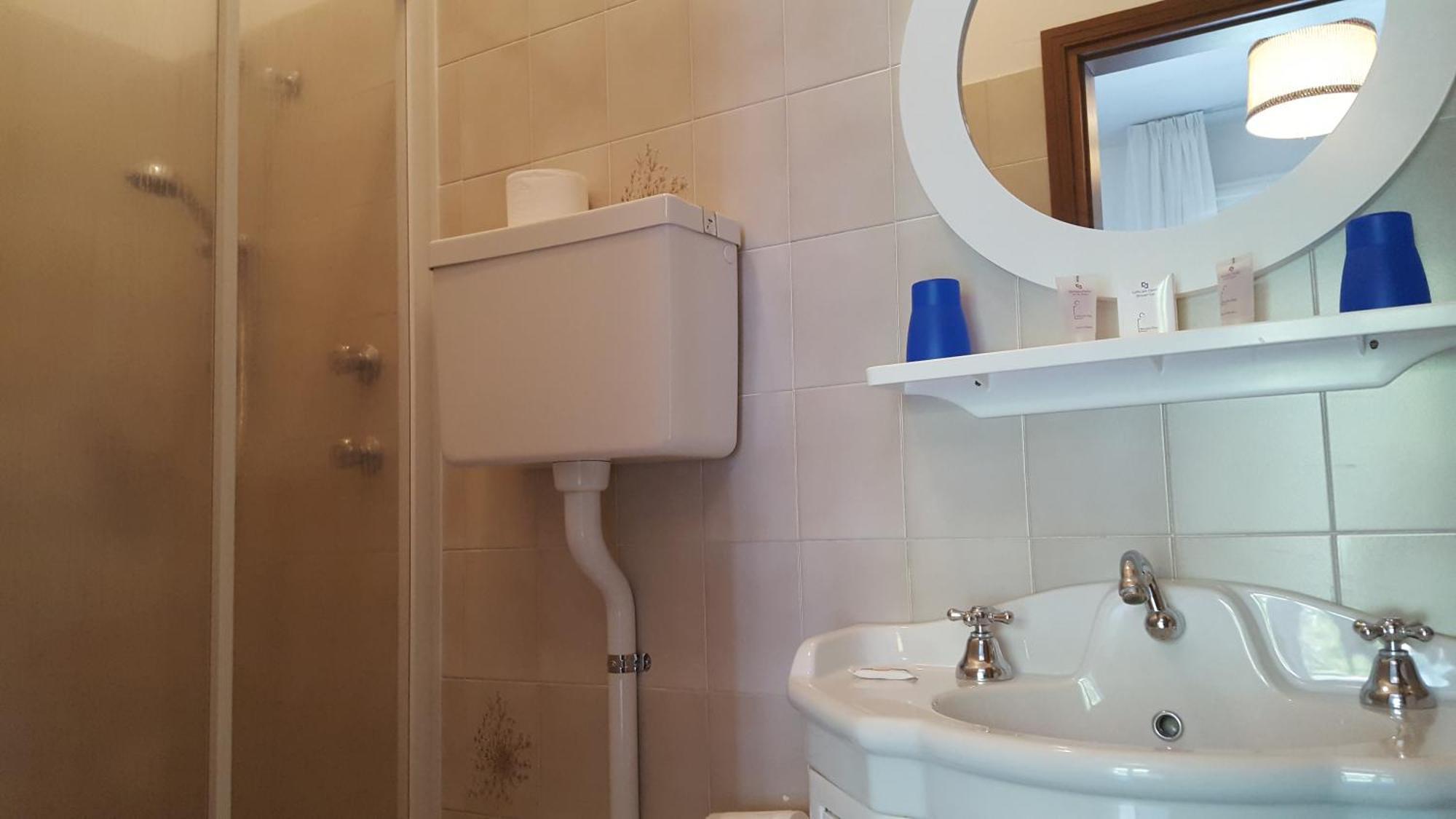 Hotel Firenze Malcesine Szoba fotó