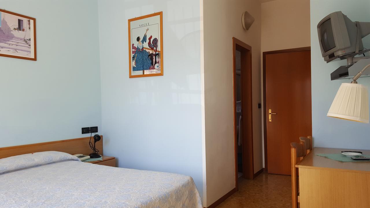 Hotel Firenze Malcesine Kültér fotó