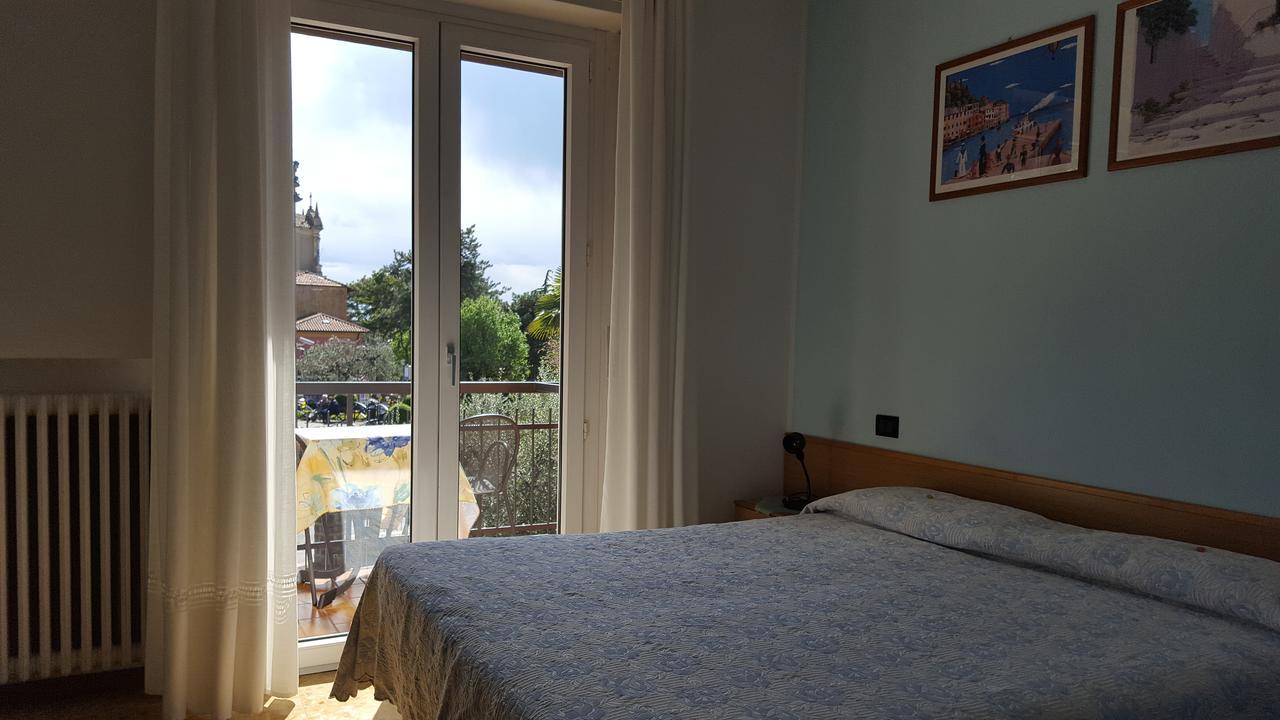 Hotel Firenze Malcesine Kültér fotó